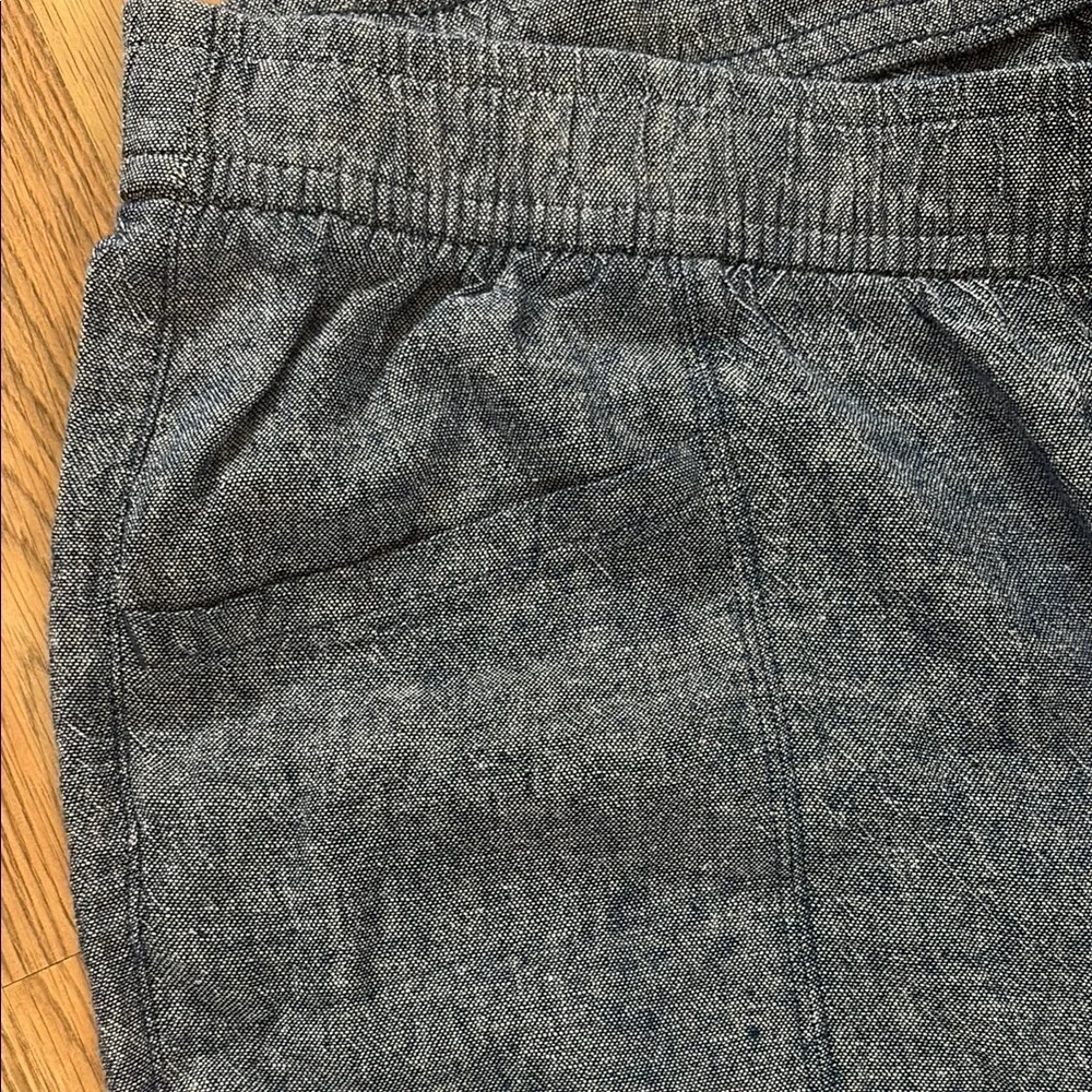 Old Navy Women's Chambray blue shorts - Picture 2 of 5